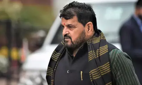 बृजभूषण केस में फिर बढ़ी हलचल: चार महिला पहलवान सत्र अदालत पहुंचीं, बरी होने के फैसले को चुनौती बृजभूषण केस में फिर बढ़ी हलचल: चार महिला पहलवान सत्र अदालत पहुंचीं, बरी होने के फैसले को चुनौती