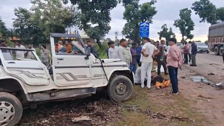 MP Accident : बोलेरो-ट्रक की भीषण भिड़ंत, एक ही परिवार के 5 लोगों की मौत, अंतिम संस्कार में शामिल होने जा रहे थे