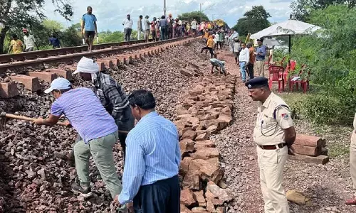 Trains Cancelled: रायपुर रेल मंडल में भारी जलभराव और ट्रैक धंसने से दुर्ग-दल्लीराजहरा सेक्शन प्रभावित, कई ट्रेनें रद्द