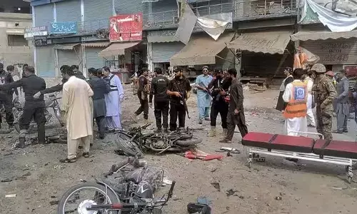 पाकिस्तान के डेरा इस्माइल खान में बड़ा धमाका, 11 की मौत, 30 घायल; TTP ने ली जिम्मेदारी पाकिस्तान के डेरा इस्माइल खान में बड़ा धमाका, 11 की मौत, 30 घायल; TTP ने ली जिम्मेदारी