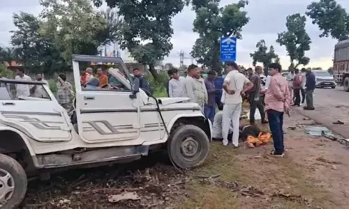MP Accident : बोलेरो-ट्रक की भीषण भिड़ंत, एक ही परिवार के 5 लोगों की मौत, अंतिम संस्कार में शामिल होने जा रहे थे MP Accident : बोलेरो-ट्रक की भीषण भिड़ंत, एक ही परिवार के 5 लोगों की मौत, अंतिम संस्कार में शामिल होने जा रहे थे