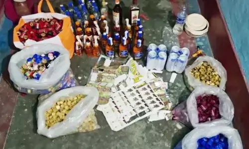 Ambikapur fake liquor: एक और शराब घोटाला, घर में बन रही थी ब्रांडेड शराब, इस कंपनी के लगाए जा रहे थे रैपर
