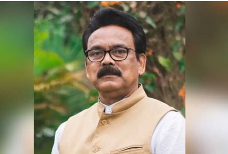 Chhattisgarh Congress MLA Meeting: कांग्रेस के प्रदेश प्रभारी सुखदेव भगत आज आएंगे रायपुर, नेता प्रतिपक्ष के बंगले पर जुटेंगे कांग्रेस विधायक, जानें क्या है एजेंडा