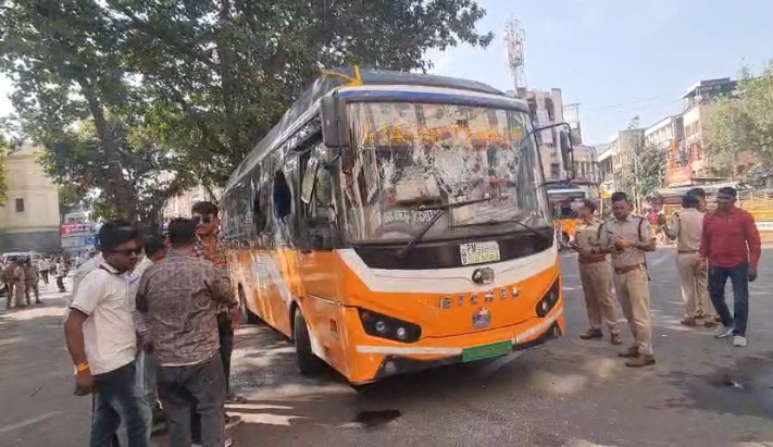 MP Accident : राजबाड़ा में सिटी बस ने 3 राहगीरों को कुचला, एक की मौत, दो घायल