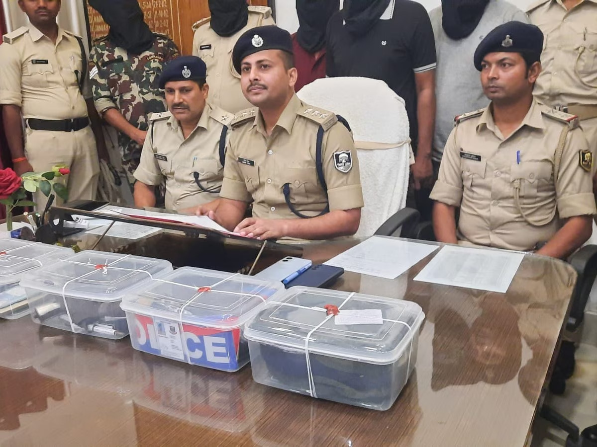 Bihar Crime : हाईवे पर नकली पुलिस का आतंक, वर्दी पहनकर वसूली करने वाले 5 गिरफ्तार