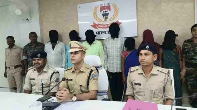 40472-untitled Jharkhand Crime : अंधेकत्ल की गुत्थी सुलझी, 10 लाख में सुपारी देकर पत्नी ने रची पति की हत्या की साजिश, 7 गिरफ्तार