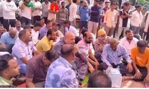 Simga Lathicharge TI Line Attach: गणेश विसर्जन के लाठीचार्ज को लेकर सिमगा में बवाल, TI धीरेंद्र दुबे लाइन अटैच