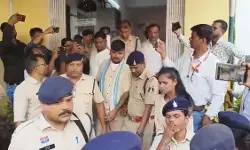 Surajpur Double Murder Case : प्रधान आरक्षक की पत्नी-बेटी हत्याकांड में कोर्ट का बड़ा फैसला, 4 आरोपी दोषी, 8 अक्टूबर को होगा सजा का ऐलान Surajpur Double Murder Case : प्रधान आरक्षक की पत्नी-बेटी हत्याकांड में कोर्ट का बड़ा फैसला, 4 आरोपी दोषी, 8 अक्टूबर को होगा सजा का ऐलान