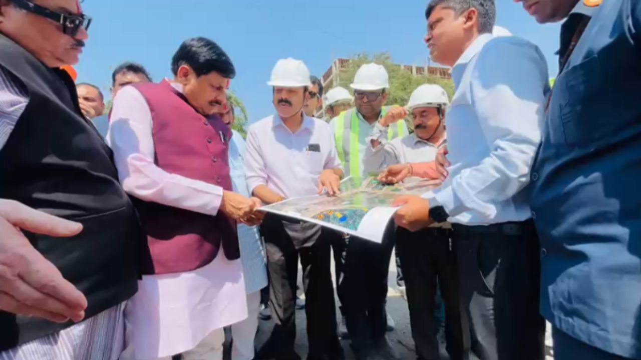 MP : सिंहस्थ 2028 की तैयारियों का लिया जायजा, CM मोहन यादव ने 163 करोड़ के सड़क-पुल प्रोजेक्ट का किया निरीक्षण