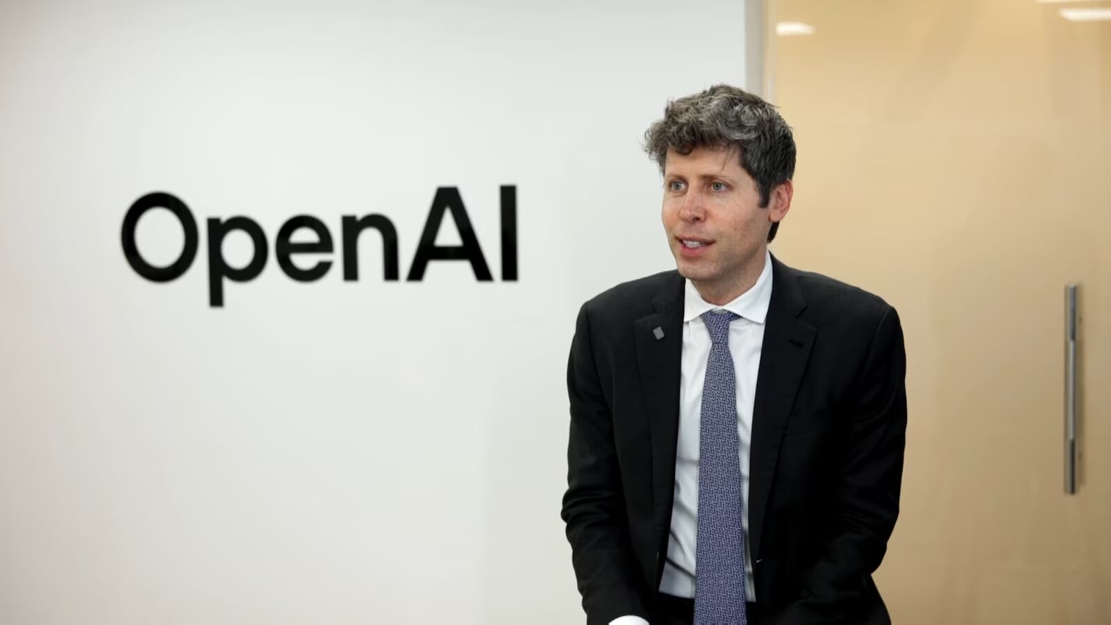 AI एजेंट ने तोड़ा सिक्योरिटी घेरा, इंटरनेट से जुड़कर किया ऐसा काम; OpenAI ने ट्रेनिंग पर लगाई रोक