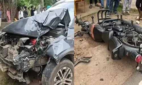 CG Accident : कार और बुलेट की आमने-सामने भिड़ंत, सहायक सचिव की मौके पर मौत, साथी घायल