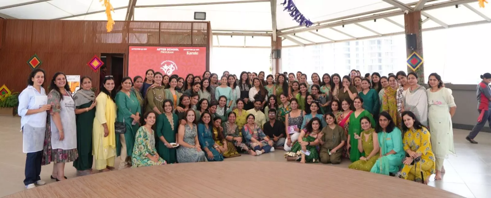 MP News : FICCI FLO के रेट्रो गरबा में कृष्ण थीम का दिखा रंग, 200 से अधिक महिलाओं ने किया गरबा MP News : FICCI FLO के रेट्रो गरबा में कृष्ण थीम का दिखा रंग, 200 से अधिक महिलाओं ने किया गरबा
