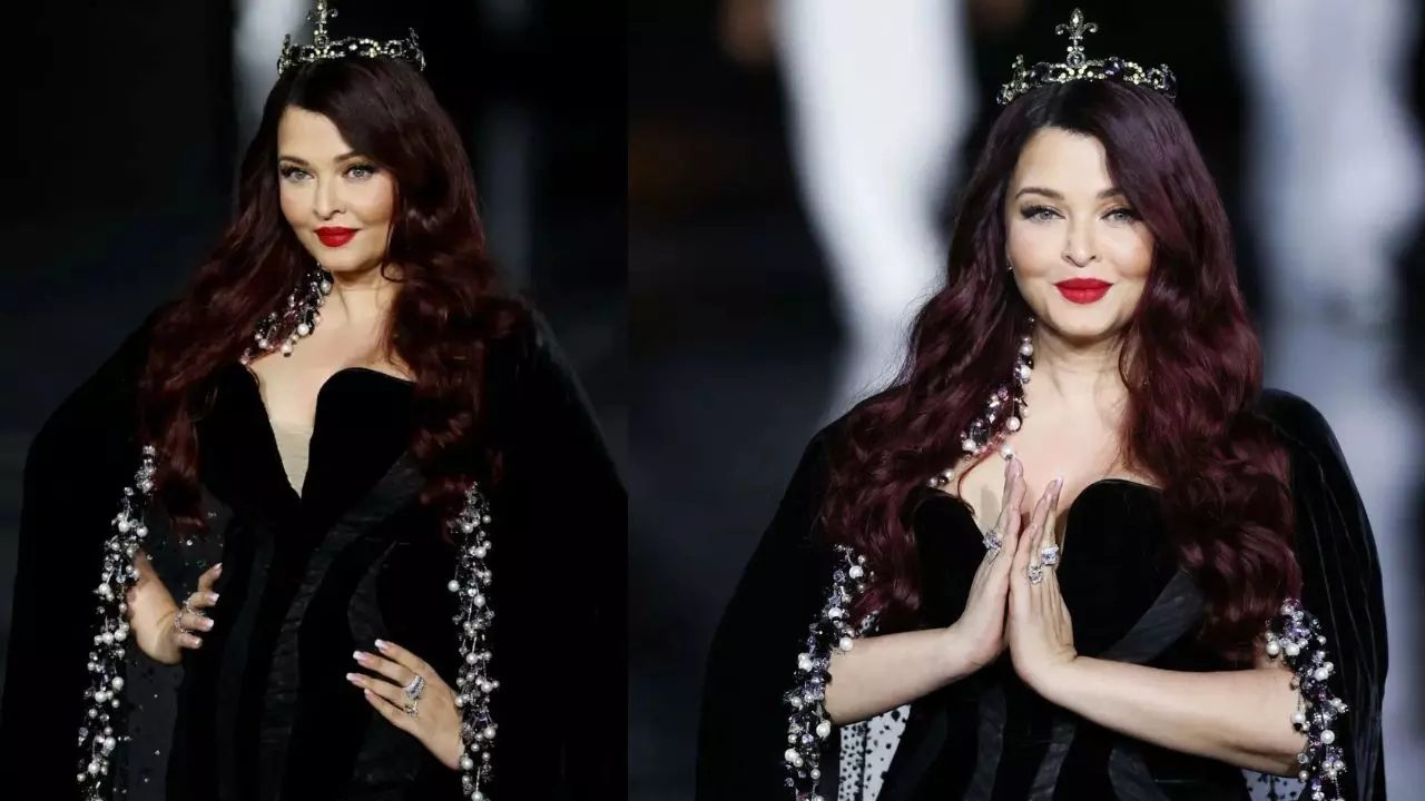 Aishwarya Rai Paris Fashion Week 2026: सिर पर क्राउन के साथ दिखा ऐश्वर्या राय का रॉयल अंदाज, ब्लैक वेलवेट गाउन में रैंप पर बिखेरा जलवा Aishwarya Rai Paris Fashion Week 2026: सिर पर क्राउन के साथ दिखा ऐश्वर्या राय का रॉयल अंदाज, ब्लैक वेलवेट गाउन में रैंप पर बिखेरा जलवा