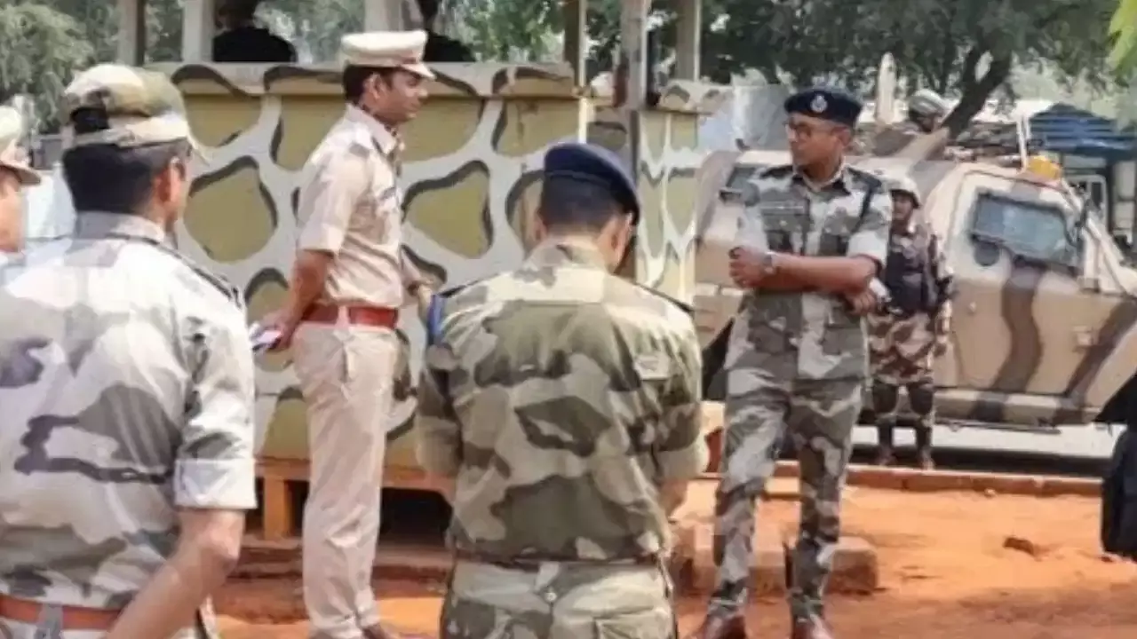 40667-jammu-kashmir-kathua-cisf-jawan Jammu Kashmir CISF Firing: कठुआ CISF कैंप में जवान ने साथियों पर चलाई गोलियां, 4 की मौत; आरोपी गिरफ्तार