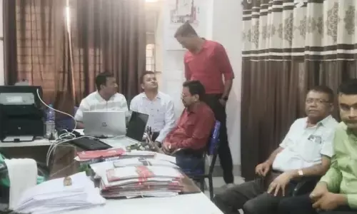 CG News : ACB ने संयुक्त कार्यालय में मारा छापा, 22 हजार की रिश्वत लेते नागरिक आपूर्ति अधिकारी गिरफ्तार
