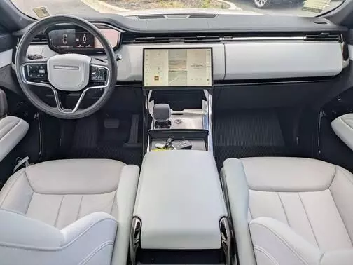 40711-lr1 प्रीमियम फीचर्स से लैस, 609km की रेंज और 850Nm टॉर्क, Range Rover Sport Electric की भारत में बुकिंग शुरू