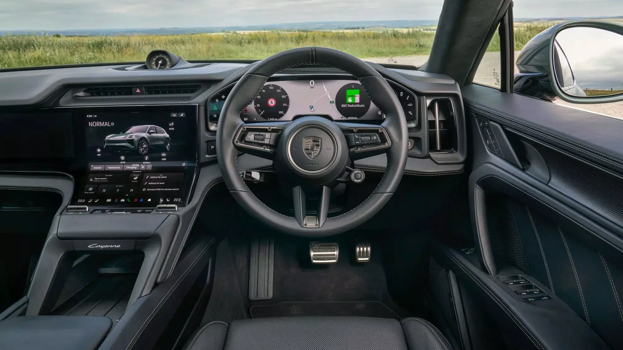 40766-porsche-cayenne-electric-2 Porsche Cayenne Electric भारत में पेश: 2.5 सेकंड में 100 की रफ्तार, 642KM रेंज और कई हाईटेक फीचर्स, जानिए इसकी कीमत
