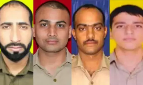 AK-47 लेकर ऑफिस में घुसा CISF जवान, साथियों पर की फायरिंग; असिस्टेंट कमांडेंट समेत 4 की मौत AK-47 लेकर ऑफिस में घुसा CISF जवान, साथियों पर की फायरिंग; असिस्टेंट कमांडेंट समेत 4 की मौत