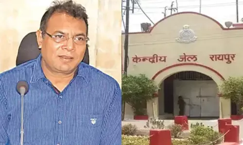 CGPSC के पूर्व चेयरमैन टामन सोनवानी को VIP सुविधा देने पर जेल प्रहरी निलंबित, रायपुर जेल प्रशासन की कार्रवाई