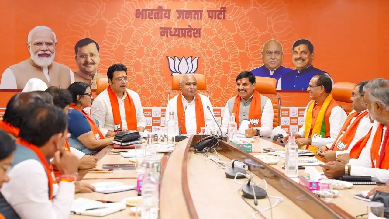 40836-mp-bjp-meeting MP BJP Meeting : 3 घंटे चली बीजेपी कोर कमेटी की बैठक, 66 हारी सीटों पर संगठन मजबूत करने की तैयारी; जानें किस बात पर हुई चर्चा
