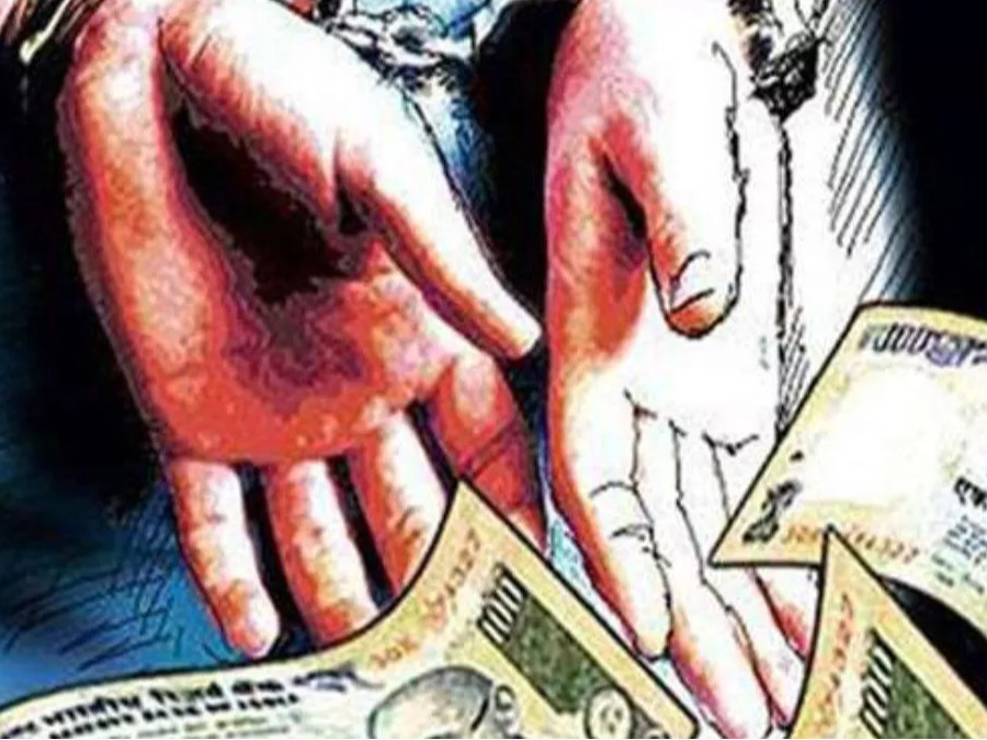 MP News: दुकान नामांतरण के लिए 5 हजार की रिश्वत मांगी, 2 हजार लेते पटवारी को EOW ने पकड़ा