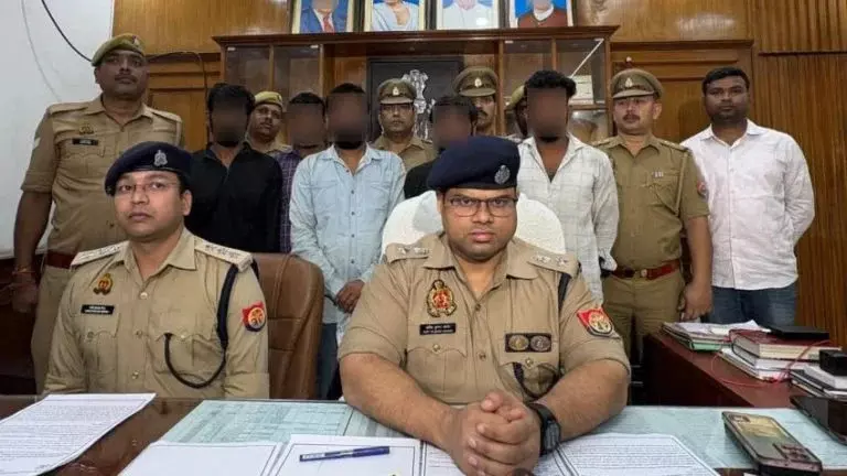 41044-untitled UP Crime : 50 लाख की फिरौती के लिए KGMU अधिकारी और साथी का अपहरण, हत्या के बाद घाघरा में फेंके शव, 5 गिरफ्तार