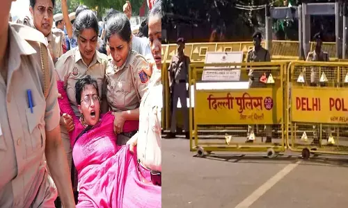 जंतर-मंतर पर SIR को लेकर प्रदर्शन, 100 से ज्यादा हिरासत में; रात 9 बजे तक इंटरनेट बंद