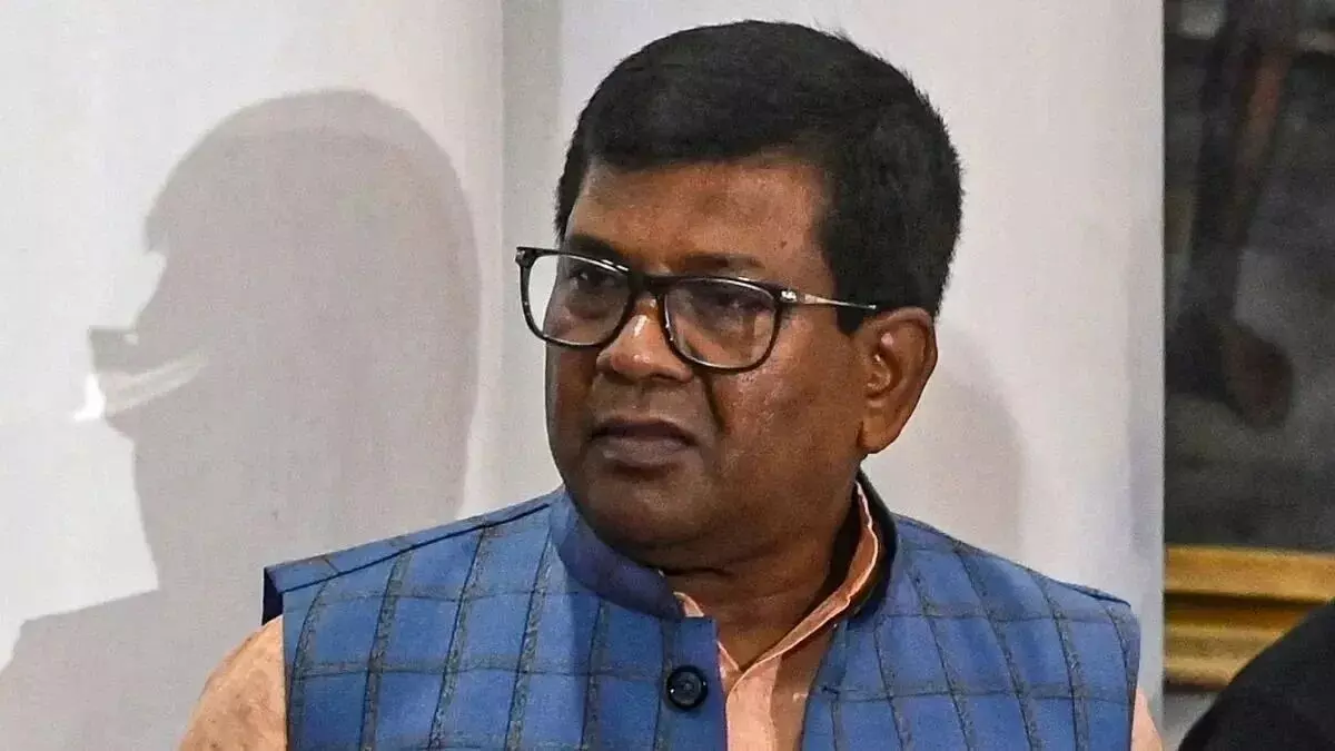 पश्चिम बंगाल विधानसभा अध्यक्ष रथिंद्र बोस अस्पताल में भर्ती: सीने में तेज दर्द के बाद कराया गया एडमिट पश्चिम बंगाल विधानसभा अध्यक्ष रथिंद्र बोस अस्पताल में भर्ती: सीने में तेज दर्द के बाद कराया गया एडमिट