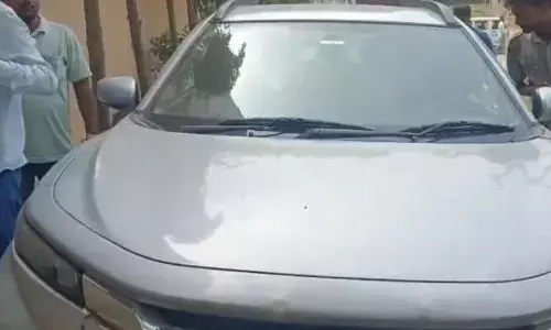 Bihar Crime : रिटायर्ड GM की मौत पर सस्पेंस, कार में मिला शव और पास से पिस्टल बरामद