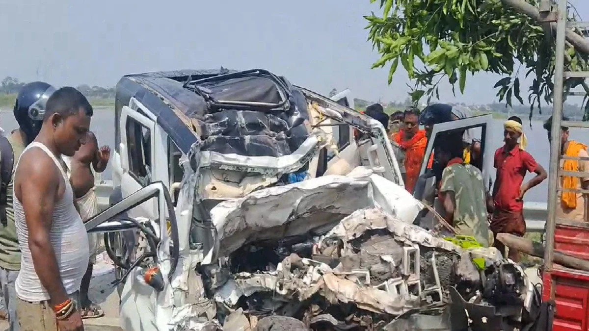 Bihar Accident : थार और ट्रक की आमने-सामने टक्कर में 2 की मौत, एक घायल