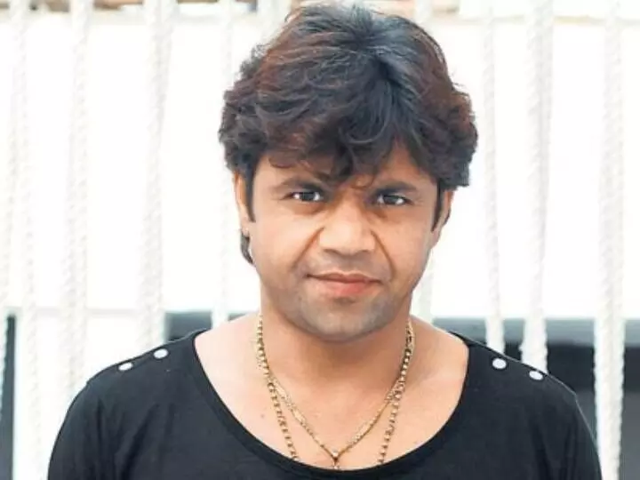 41305-rajpal-yadav चेक बाउंस मामले में SC ने लगाई राजपाल को फटकार, कहा- आपकी जगह जेल में है