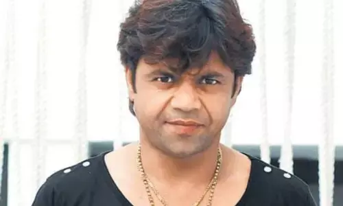 चेक बाउंस मामले में SC ने लगाई राजपाल को फटकार, कहा- आपकी जगह जेल में है चेक बाउंस मामले में SC ने लगाई राजपाल को फटकार, कहा- आपकी जगह जेल में है