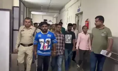 Raipur Police: गणेश विसर्जन के दौरान पुलिस से झूमाझटकी करने वाले 4 आरोपी गिरफ्तार,शहर में जुलूस निकालकर भेजा कोर्ट
