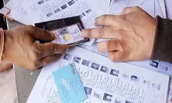 Raipur Voter ID Registration: रायपुर में 18 साल के युवाओं के नाम वोटर लिस्ट में नाम जुड़वाने के लिए चलेगा विशेष अभियान, घर बैठे ECINET ऐप से भी भरें फॉर्म-6