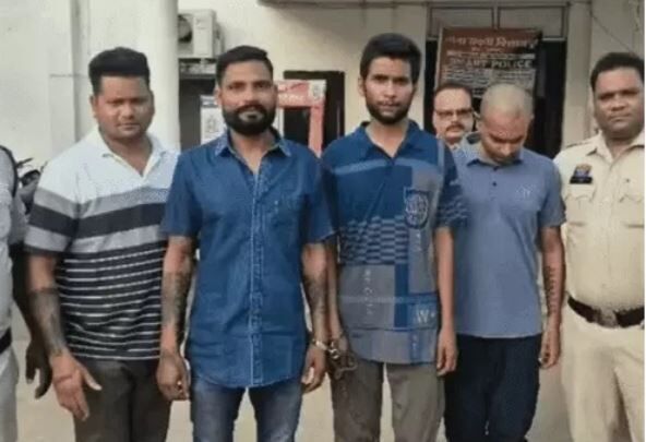 Bilaspur Suspended Constable Theft Case: सस्पेंडेड कॉन्स्टेबल ने दोस्तों संग अपने ही घर में की चोरी, नशे के लिए चुराए जेवर, जांच में सामने आया चौंकाने वाला मामला