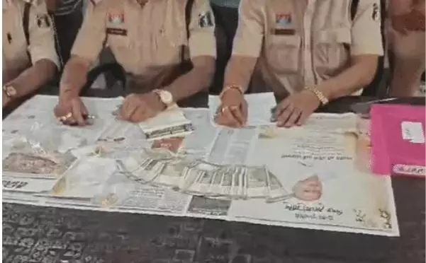 41340-bilaspur-suspended-constable-theft-case-01 Bilaspur Suspended Constable Theft Case: सस्पेंडेड कॉन्स्टेबल ने दोस्तों संग अपने ही घर में की चोरी, नशे के लिए चुराए जेवर, जांच में सामने आया चौंकाने वाला मामला