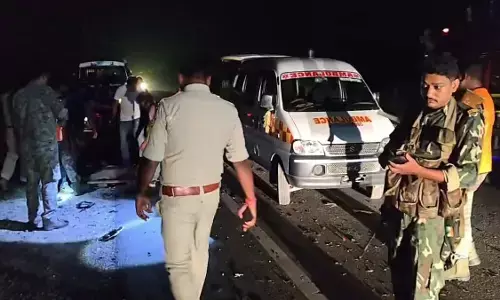Jharkhand Accident: तेज रफ्तार कार की टक्कर से बाइक सवार तीन दोस्तों की मौत, गांव में पसरा मातम