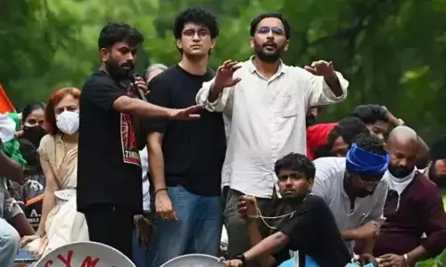 अभिजीत दीपके का आरोप: ‘कॉकरोच जनता पार्टी के कार्यकर्ताओं को पुलिस नोटिस’, आंदोलन में नहीं आने का दबाव; गिरफ्तारी की भी आशंका
