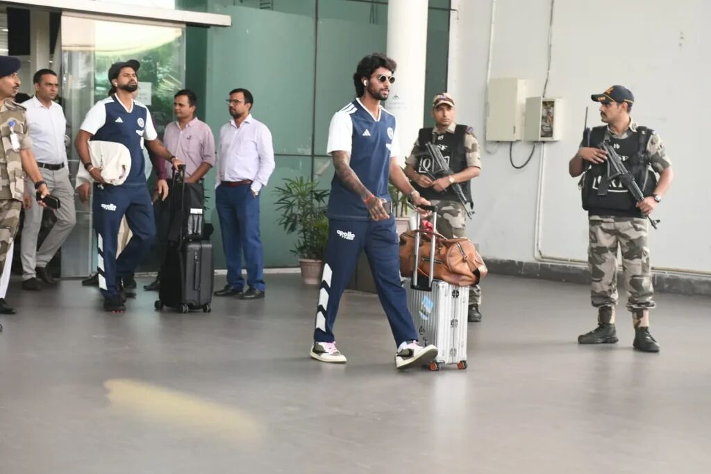 IND vs WI T20: रांची पहुंची भारत-वेस्टइंडीज की टीम, 9 अक्टूबर को JSCA में होगा महामुकाबला; खिलाड़ियों की एक झलक को बेताब दिखे फैंस