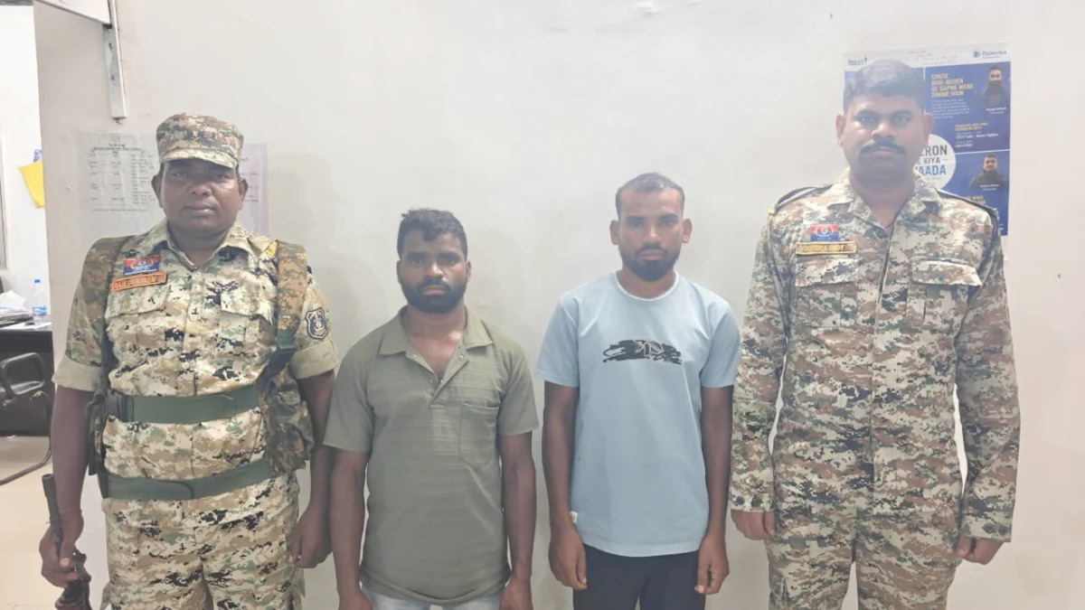 CG News : नक्सली पर्चे डालकर दहशत फैलाने की साजिश का खुलासा, 2 आरोपी गिरफ्तार