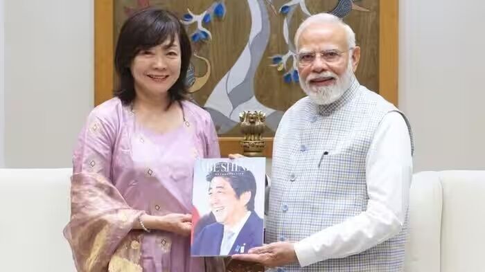 अकिए आबे से मिले PM मोदी: शिंजो आबे को बताया प्रिय मित्र और दूरदर्शी नेता, वाराणसी में हुआ आबे मेमोरियल कॉरिडोर का उद्घाटन