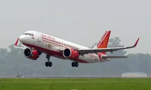 रियाद एयरपोर्ट पर हूती हमले का दावा: दिल्ली से जा रही एयर इंडिया फ्लाइट रास्ते से लौटी, भारतीय दूतावास ने जारी की एडवाइजरी रियाद एयरपोर्ट पर हूती हमले का दावा: दिल्ली से जा रही एयर इंडिया फ्लाइट रास्ते से लौटी, भारतीय दूतावास ने जारी की एडवाइजरी
