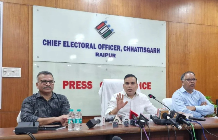 SIR : छत्तीसगढ़ में 24.99 लाख मतदाताओं के नाम कटे, अब एक महीने तक चलेगा विशेष अभियान