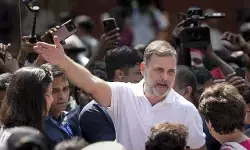वोट चोरी और SIR को लेकर विपक्ष का प्रदर्शन जारी, राहुल गांधी बोले- ज्ञानेश कुमार जाएंगे, यह सरकार जाएगी: फिर शुरू होगी लोकतंत्र की मरम्मत वोट चोरी और SIR को लेकर विपक्ष का प्रदर्शन जारी, राहुल गांधी बोले- ज्ञानेश कुमार जाएंगे, यह सरकार जाएगी: फिर शुरू होगी लोकतंत्र की मरम्मत
