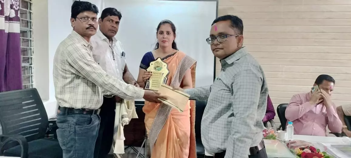 41856-whatsapp-image-2026-10-10-at-53515-pm-1 समन्वयक संघ ने सेवानिवृत्त बीईओ कौशल कुमार वर्मा को दी विदाई, भुपेश्वरी साहू का भी हुआ सम्मान