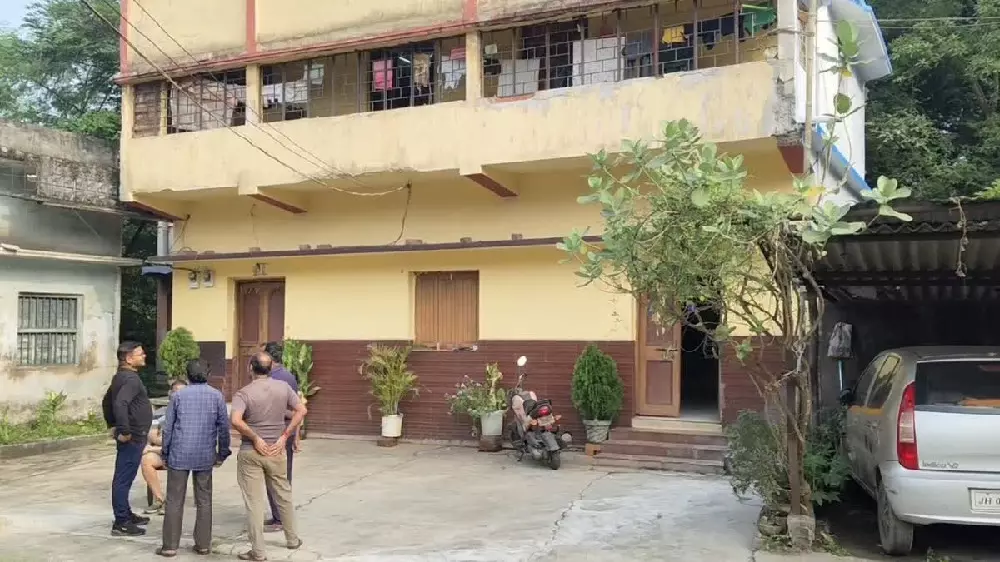 41859-untitled Jharkhand Crime : चांडिल में थाने के पास सनसनीखेज डकैती, परिवार को बंधक बनाकर लूटे जेवर