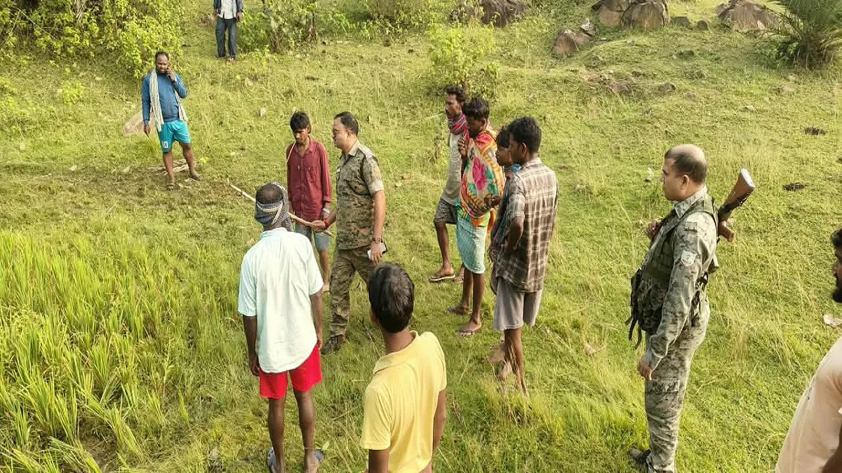 Jharkhand Crime : 14 वर्षीय छात्रा की संदिग्ध परिस्थितियों में मौत, घर से 500 मीटर दूर झाड़ियों में मिला शव, पुलिस जांच में जुटी