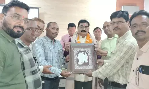 समन्वयक संघ ने सेवानिवृत्त बीईओ कौशल कुमार वर्मा को दी विदाई, भुपेश्वरी साहू का भी हुआ सम्मान समन्वयक संघ ने सेवानिवृत्त बीईओ कौशल कुमार वर्मा को दी विदाई, भुपेश्वरी साहू का भी हुआ सम्मान