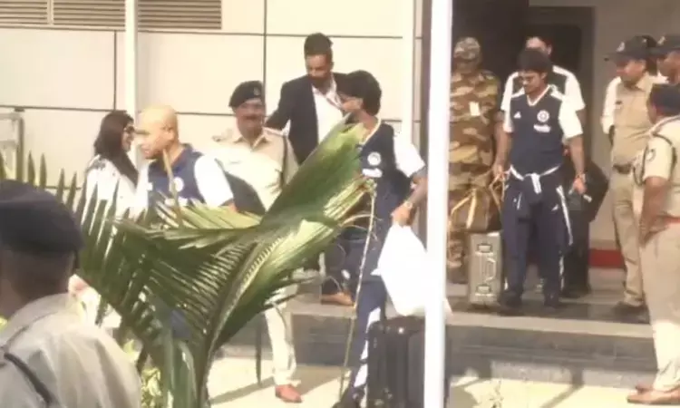IND vs WI: भारत-वेस्टइंडीज टीम पहुंचीं इंदौर, खिलाड़ियों को देखने उमड़े क्रिकेट प्रेमी; होलकर स्टेडियम में कल T20 का रोमांच