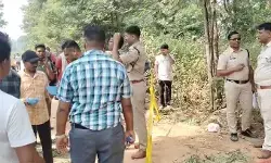 CG Crime : मां-बेटे की संदिग्ध मौत से सनसनी, सड़क किनारे मिला बेटे का शव, घर के बंद कमरे में मिली शिक्षिका मां की लाश